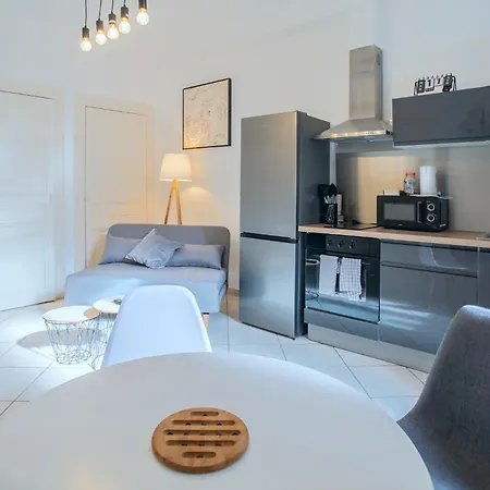 Appartement Equipe Au Centre De