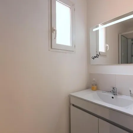 Appartement Equipe Au Centre De