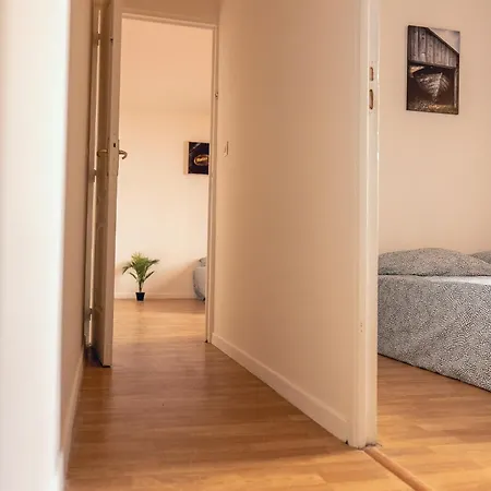 Appartement Equipe Au Centre De