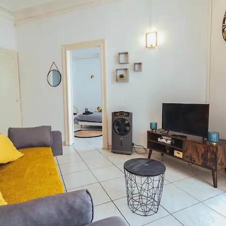 Appartement Equipe Au Centre De *