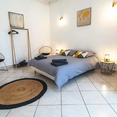 Appartement Equipe Au Centre De