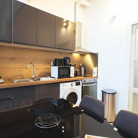 Equipe Au Centre De Appartement *