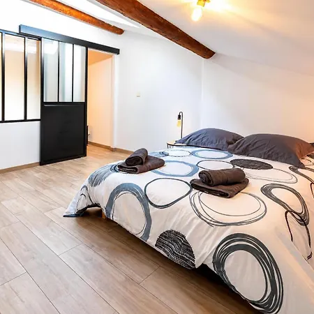 Appartement Equipe Au Centre De *