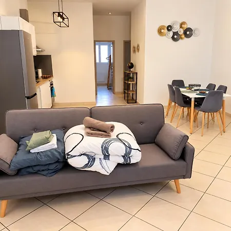 Appartement Equipe Au Centre De