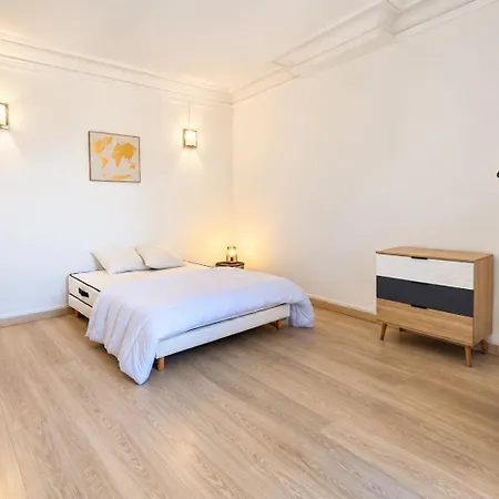 Appartement Equipe Au Centre De Béziers